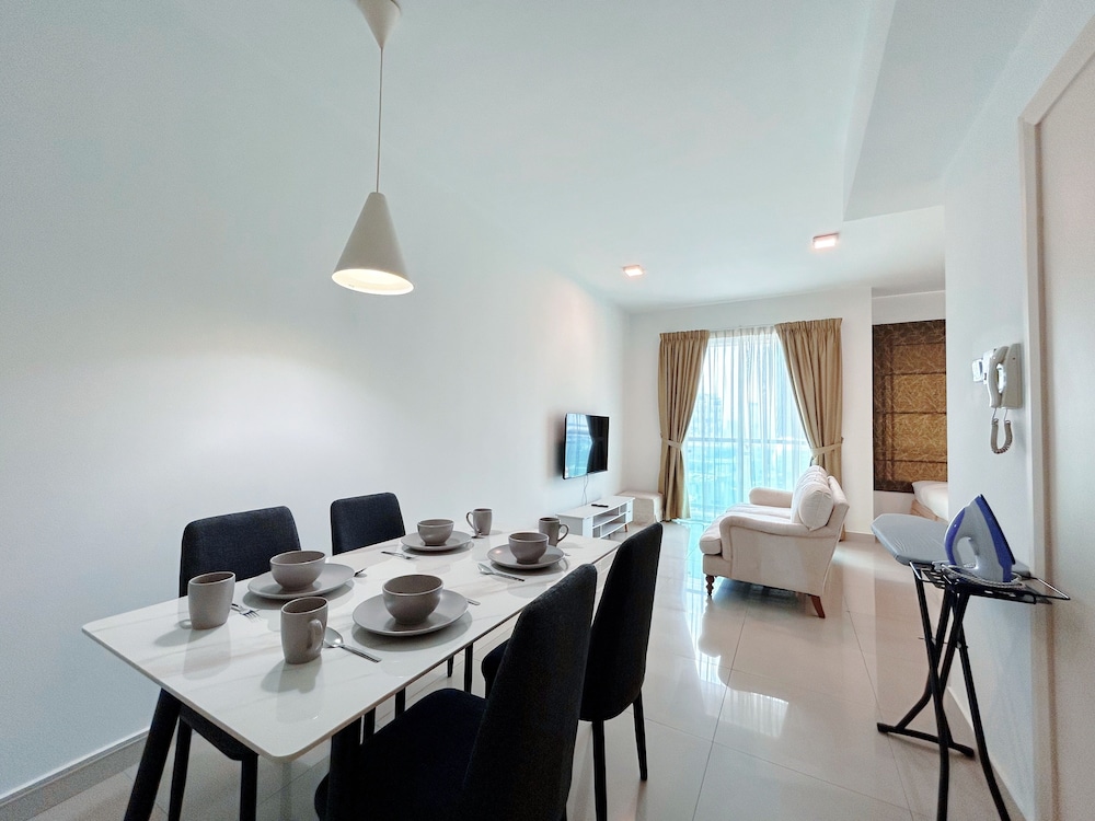 Solaris Dutamas by Manhattan Group