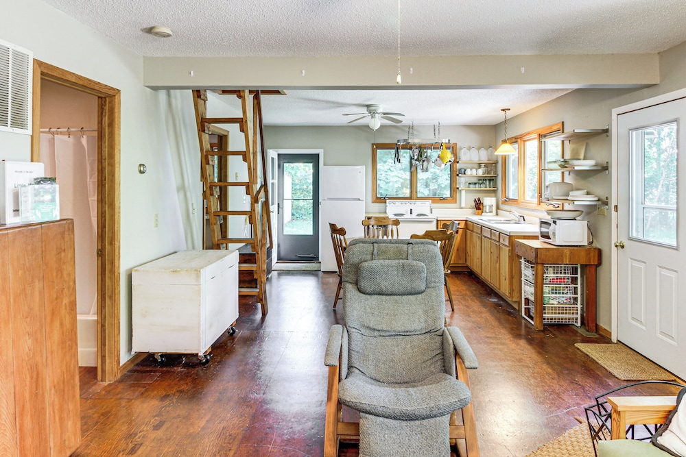 Lakeside Getaway w/ Dock: West Battle Lake Cabin