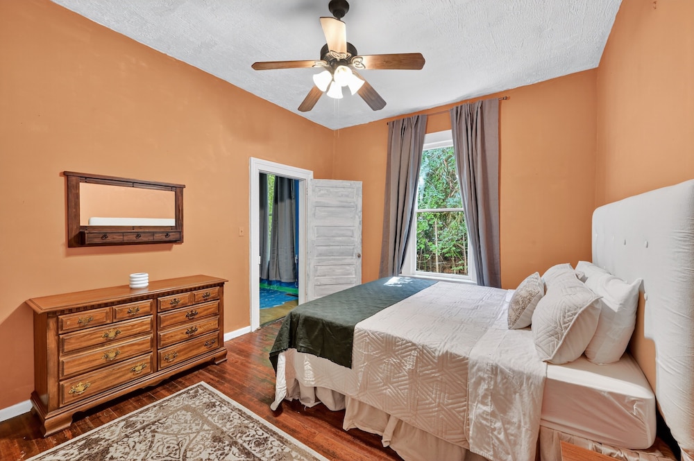 Historic Athens Home With Location & Comfort 3 Bedroom Home
