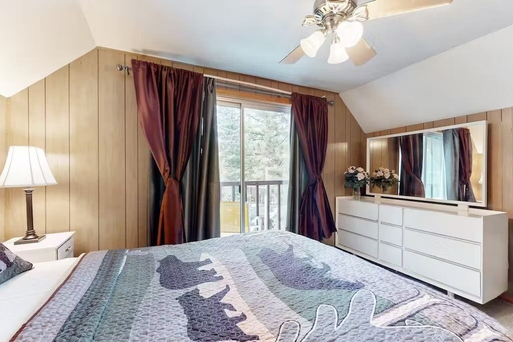 2538 Talbot 3 Bedroom Cabin