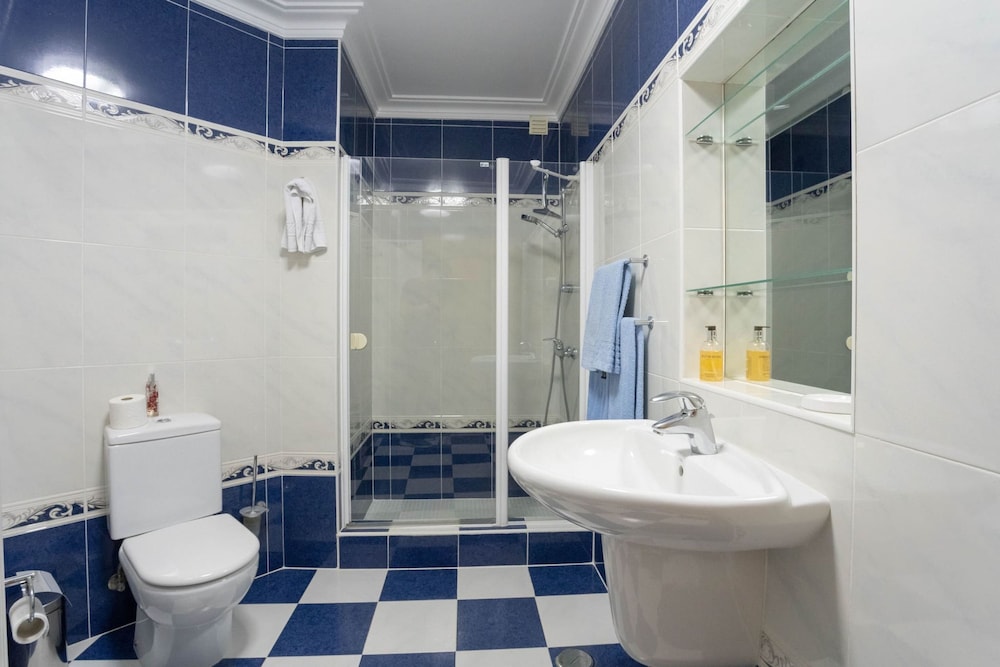 49 Presa da Moura Superbly 2 Bed Townhouse Clos