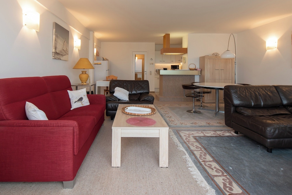 Apartment in Middelkerke With Sea View