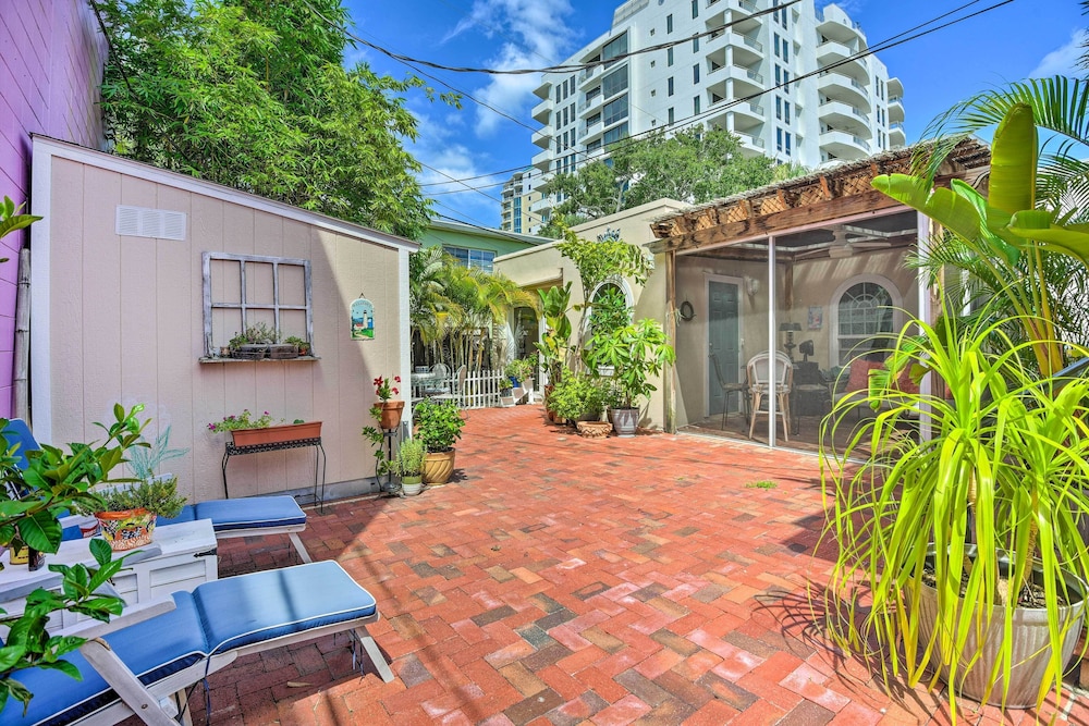 Sarasota Home in Historic District w/ Patio!