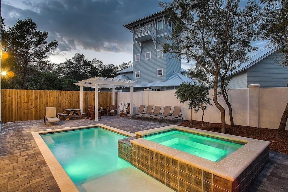 Big Sandy 8 Bedroom Holiday Home by Five Star Properties
