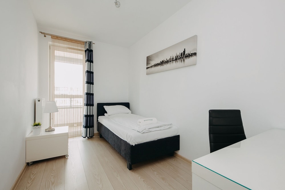 ShortStayPoland Krakowska - B65 view 5