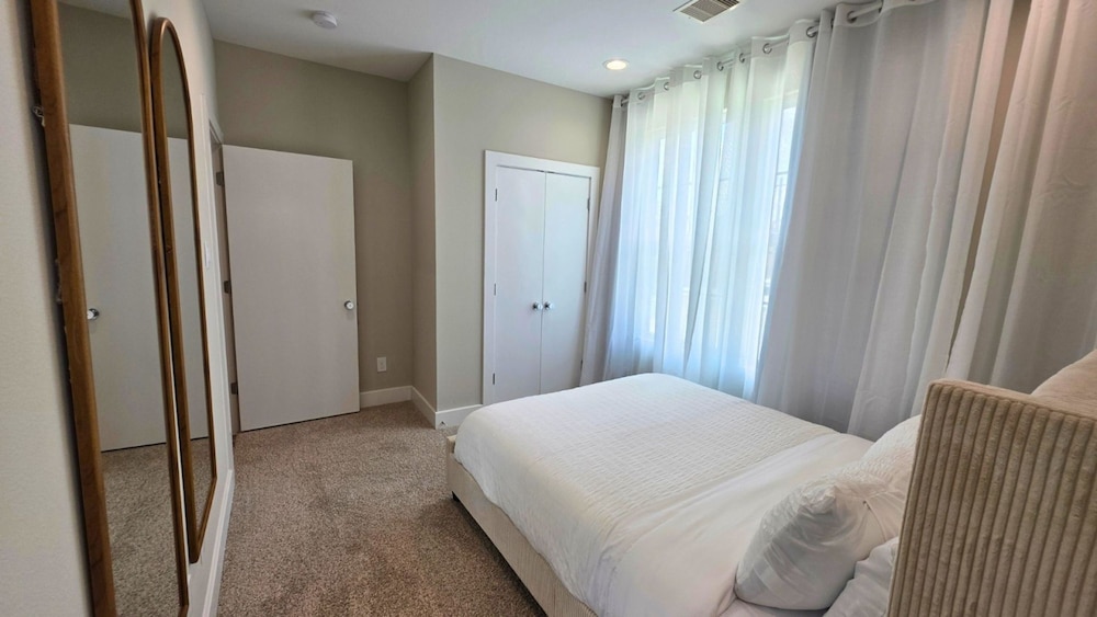 North Houston Comfort 3BR Near Downtown IAH