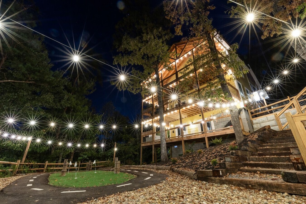 Summit Luxe Resort