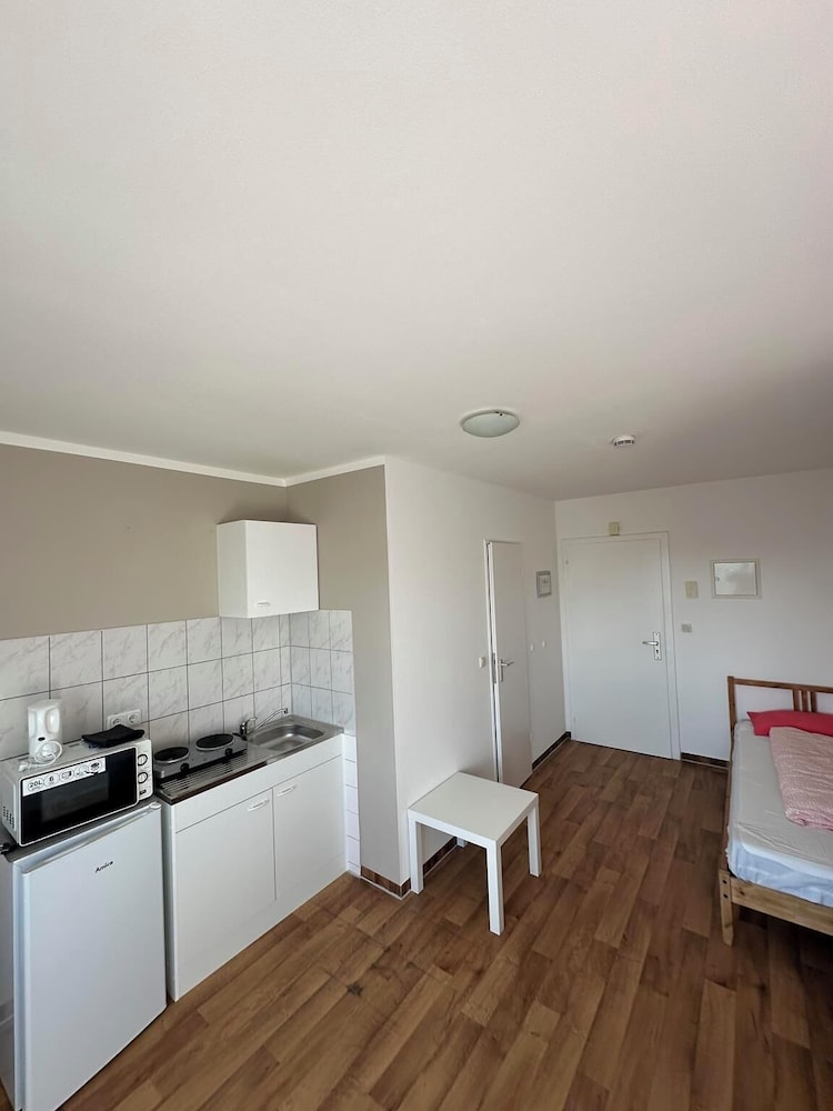 2-Rent Group Hostel Apartments HAN53