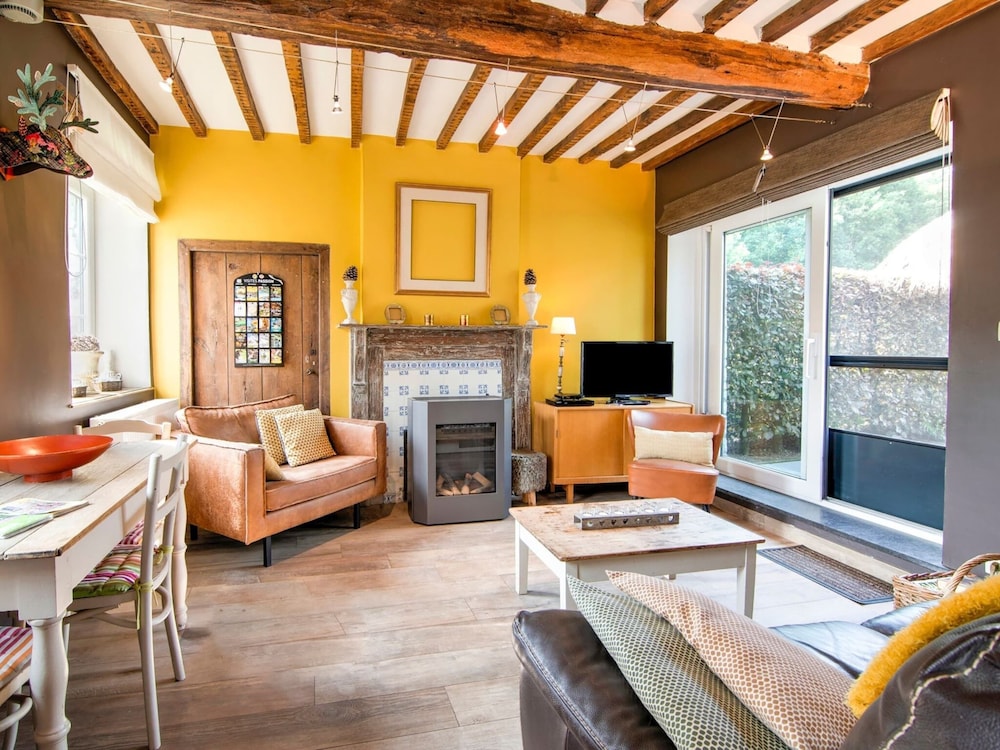 Traditional Cottage With Private Terrace view 4