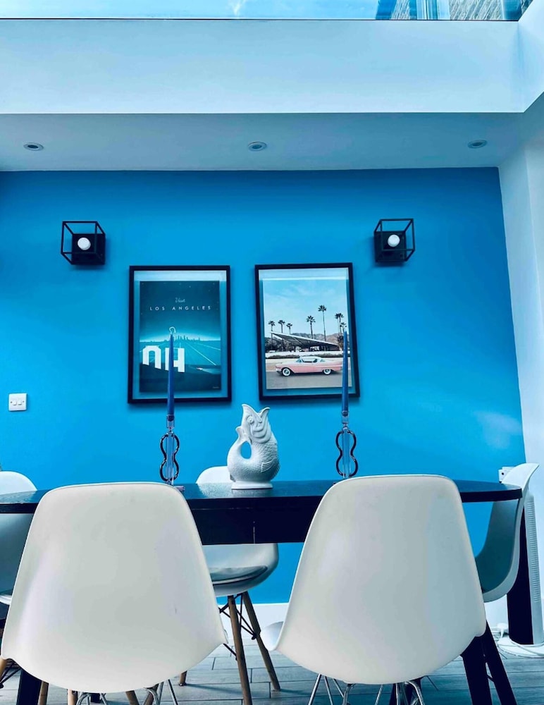Townhouse by Notting Hill - Sleeps5/petsok/tv/wifi
