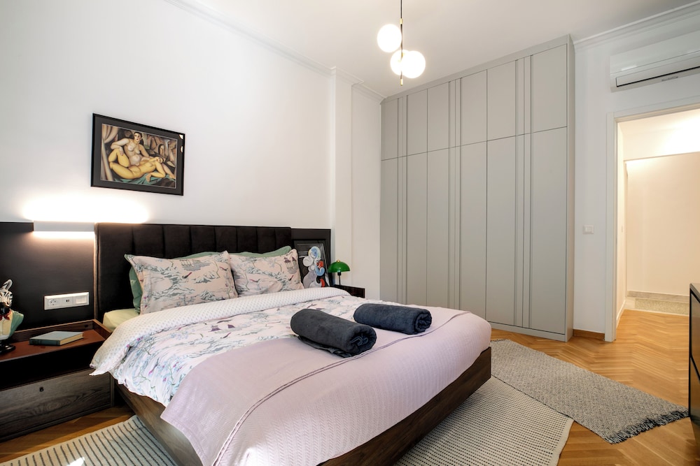 Elysia - 2-Br Apt & Balcony in Athens