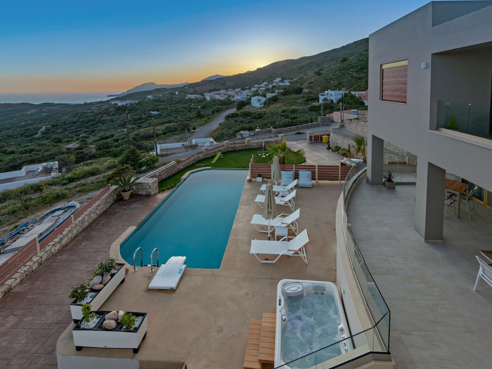 Modern Villa With Private Pool in Plakias