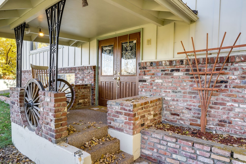 Reno Vacations - Spacious Reno Vacation Rental  3 Mi to Midtown! - Property Image 11