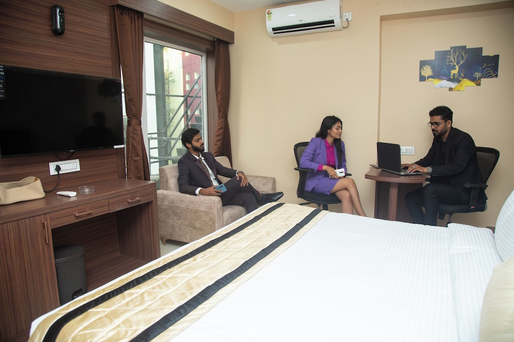 PARK EASTERN HOTEL