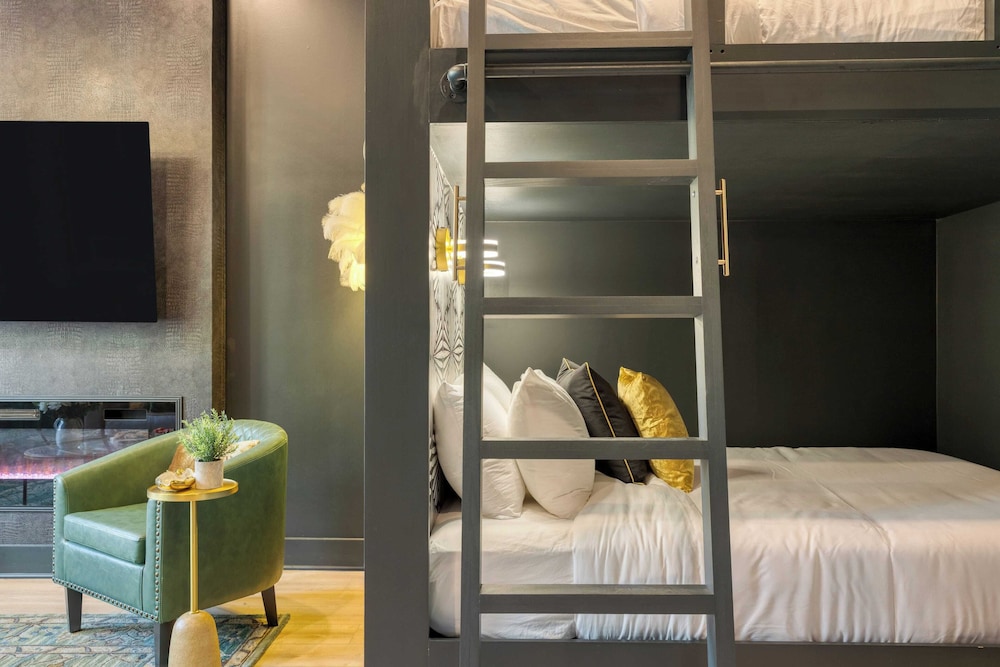Stylish Studio Near Broadway & East Nashville Restaurants Lischey Loft by Avantstay