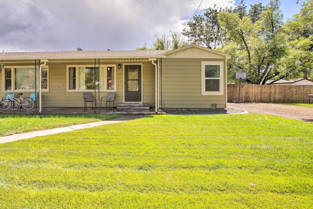 Well-appointed Fruita Townhome: Hike & Bike Nearby view 3