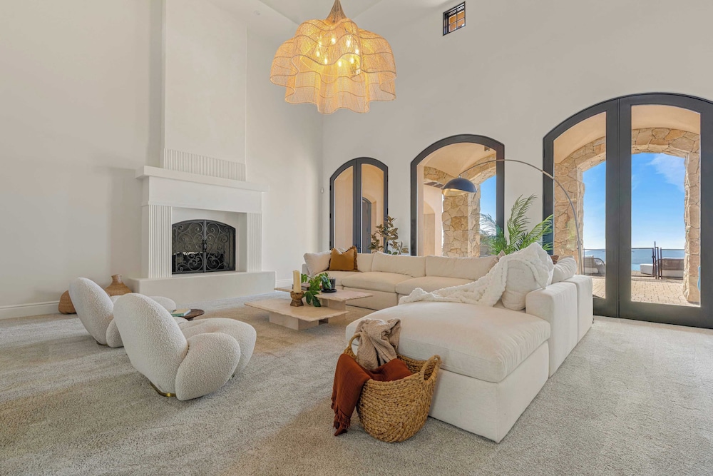 Infinity Pool, Theater, Pickleball + 360 Views Near Lake Poway Sunset Point Estate by Avantstay