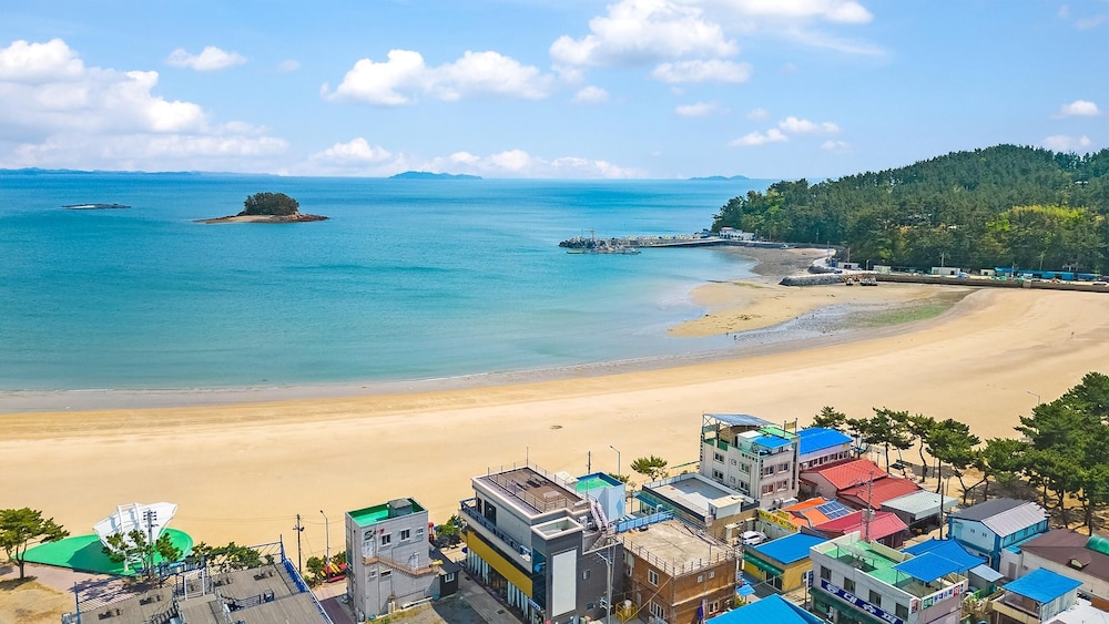Taean Yeonpohaebyenap Pension view 4