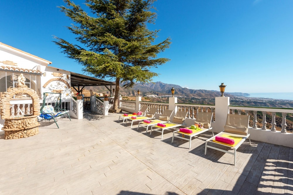 Villa Las Palomas by At Home Costa del Sol