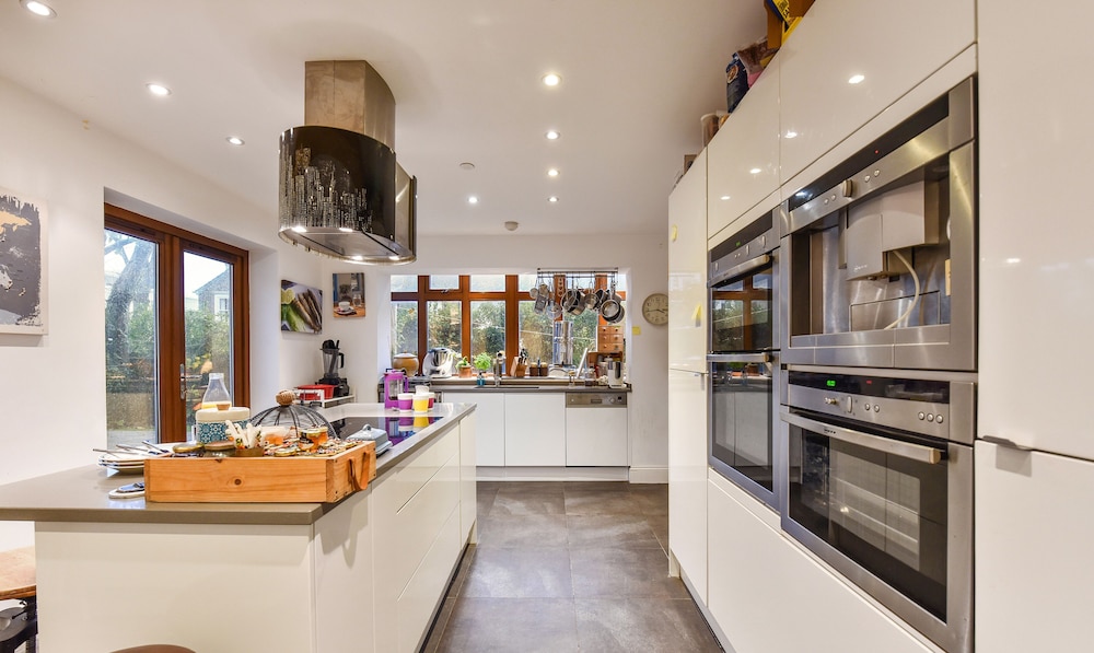 Worthing Vacations - The Enclave - Property Image 6