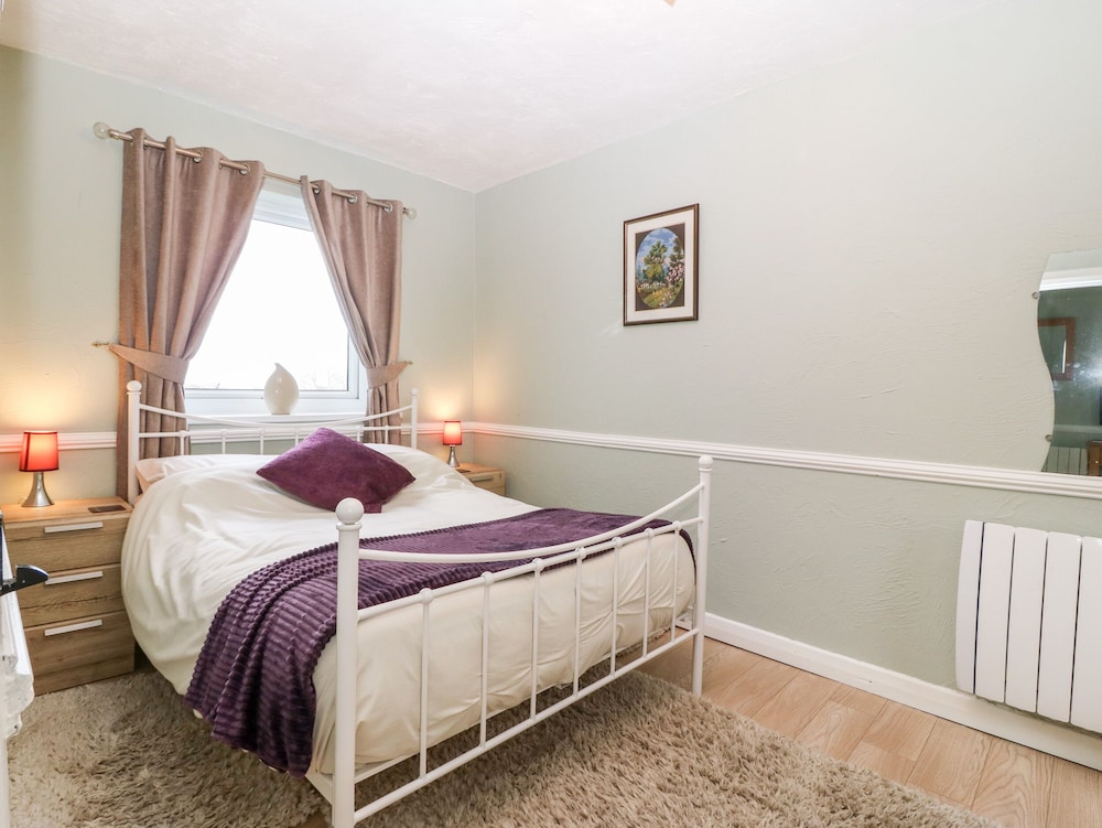 Ty Newydd Bach view 4