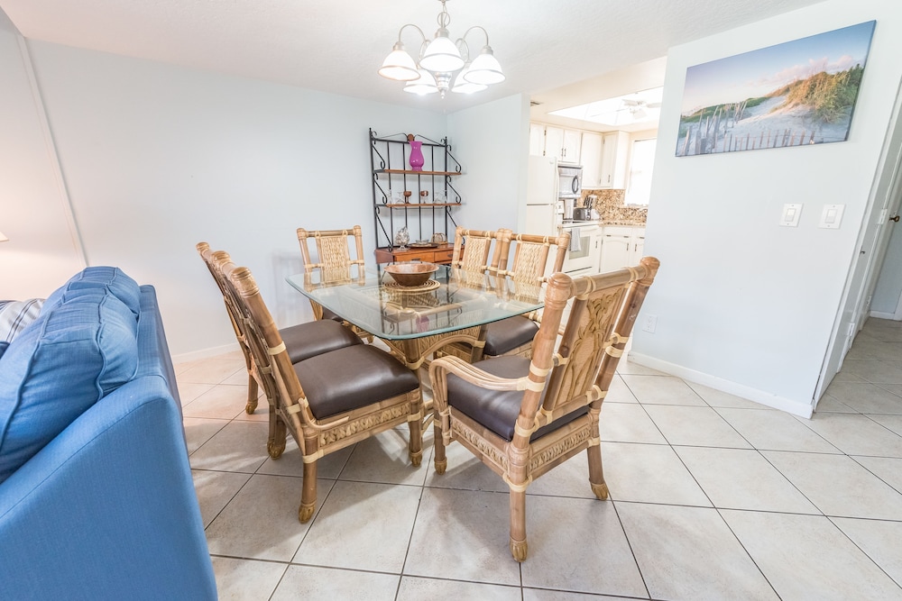 Cocoa Beach Club by Happy Palm Stays