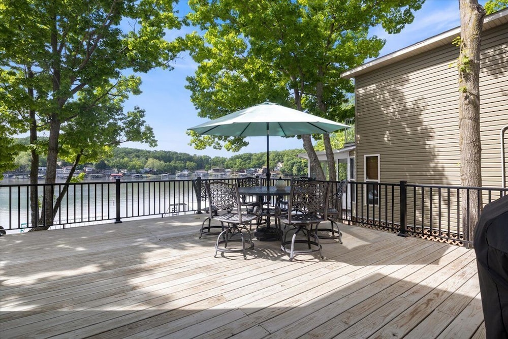 Private Dock, Bunkhouse, Firepit & Kayaks at Mm45