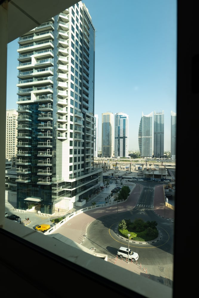 Venduras Elegant 1BR Dubai Marina