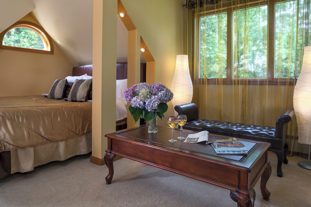 Cherry Valley Manor Luxury Bed and Breakfast view 5