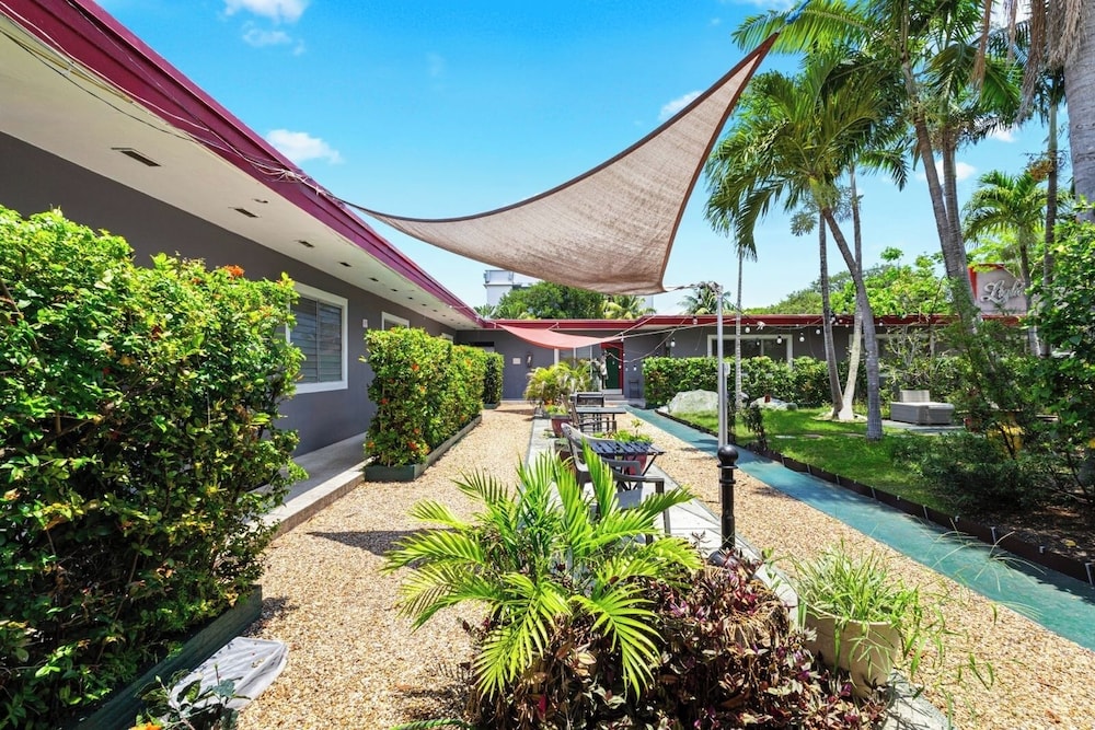 1BR Pet-friendly Studio Parking & Backyard BBQ