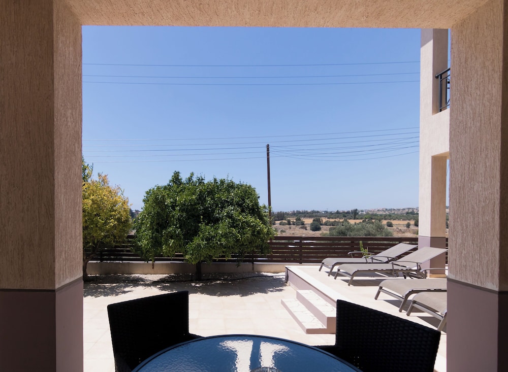 Phaedrus Living Luxury Villa Erimi