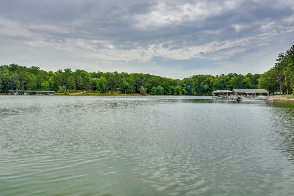 Peaceful Lake Hartwell Hideaway w/ Boat Dock! - Property Image 10