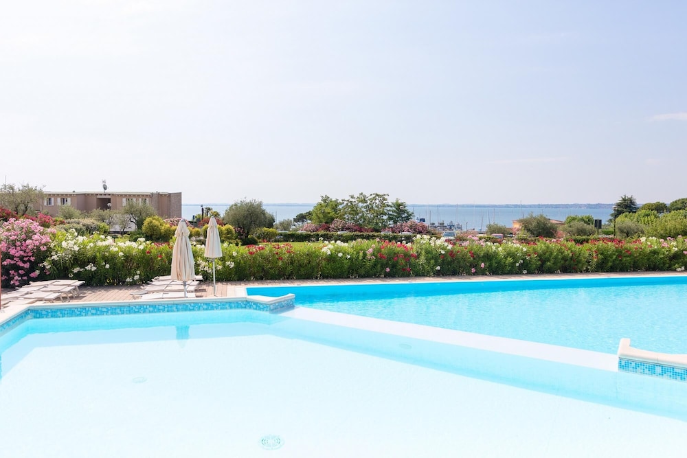 Oliveto al Porto 4 Apartment by Wonderful Italy view 3