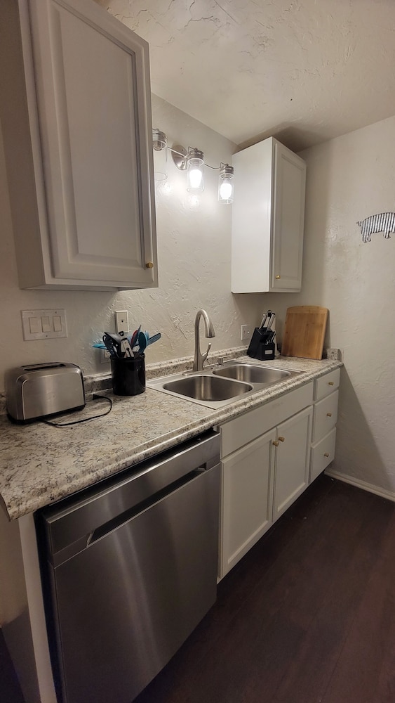Pine Grove - Cozy Tempe 1br Apartment