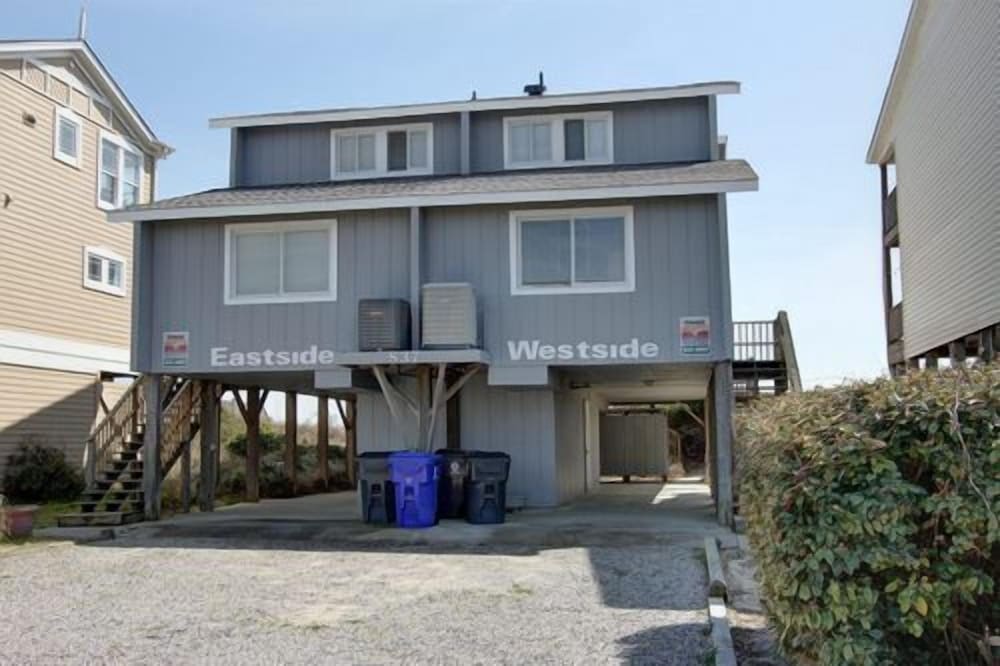Westside- 3 Bedroom Home by RedAwning