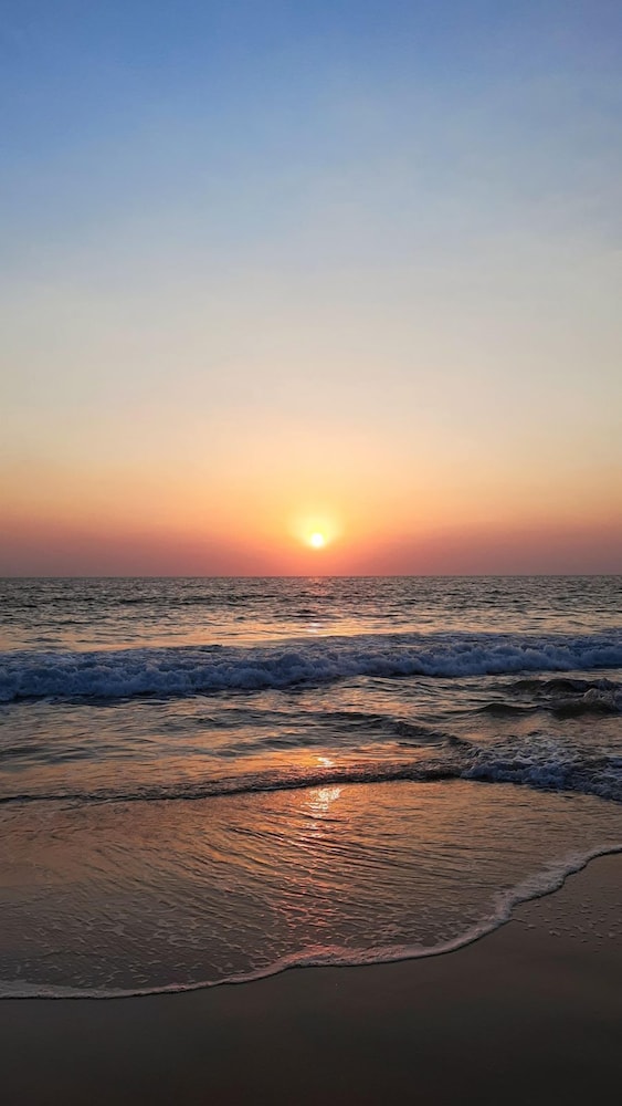 Blue Waves Beach Stay