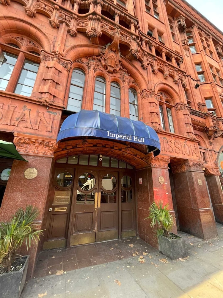 Stunning 3BD Maisonette W/balcony - Old Street!