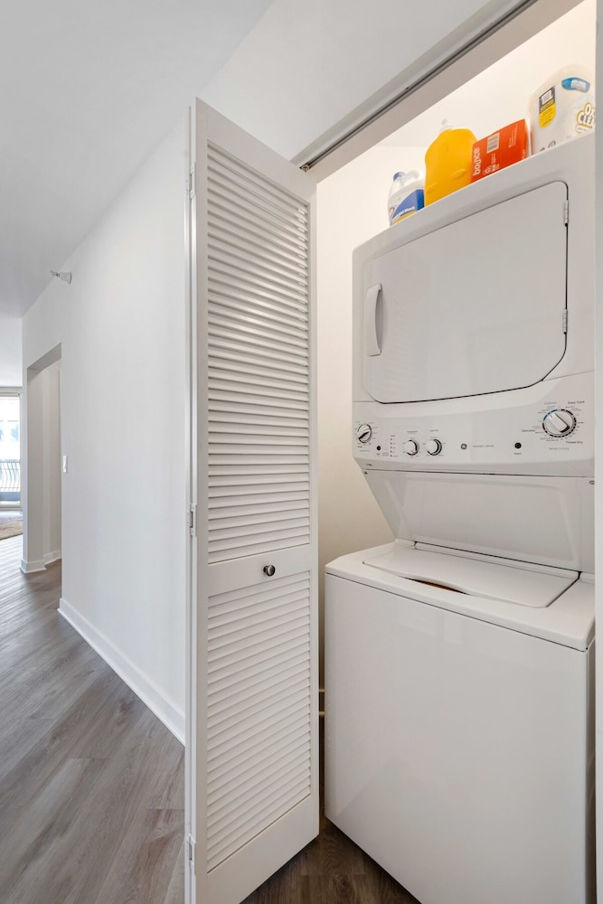 Lake View Penthouse Top Amenities Unit Laundry