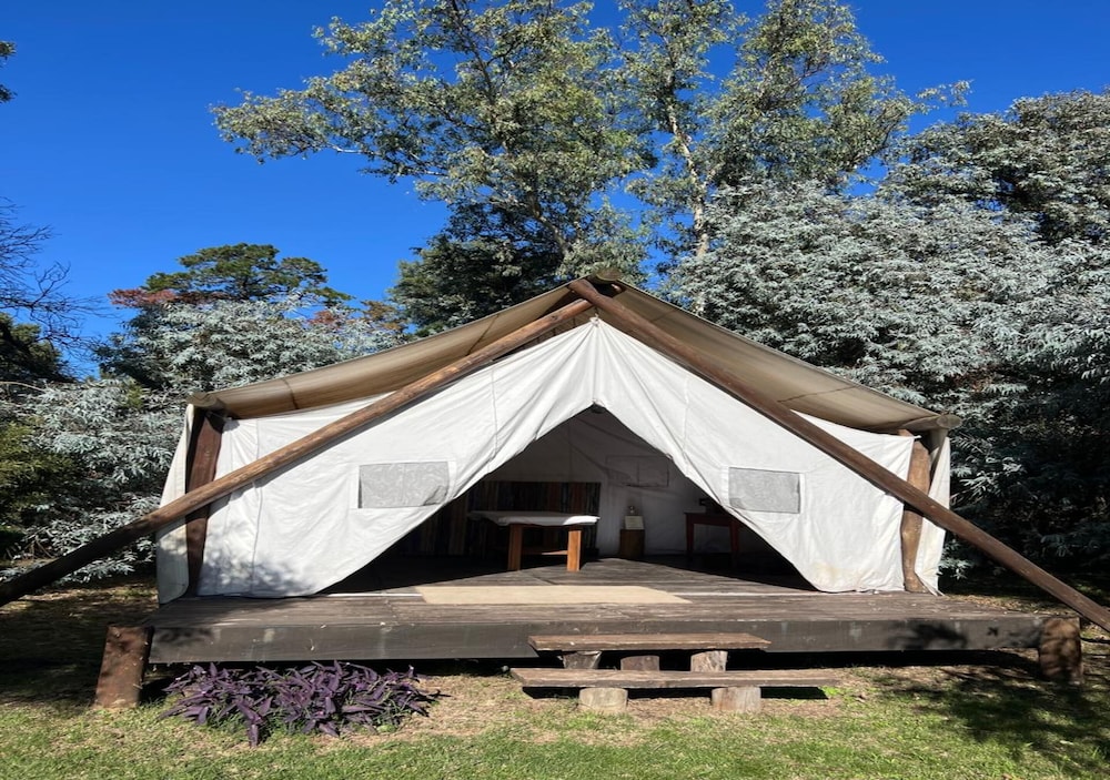 REFUGIO Natural Glamping