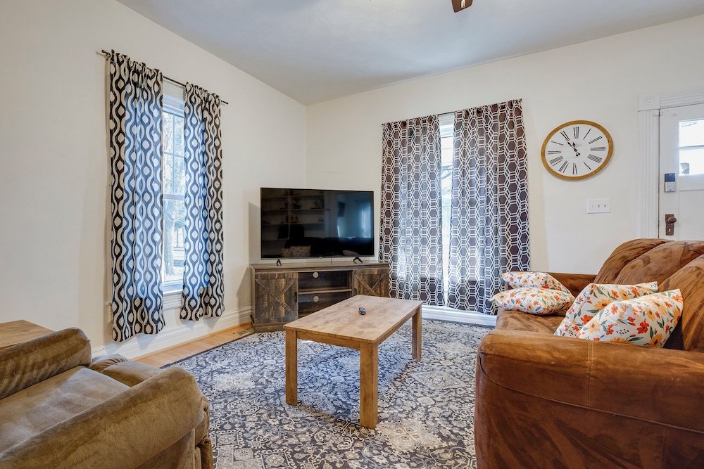 Family-friendly Home in Junction City