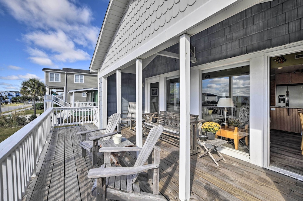 Holden Beach Family Abode - Steps to Ocean! view 3