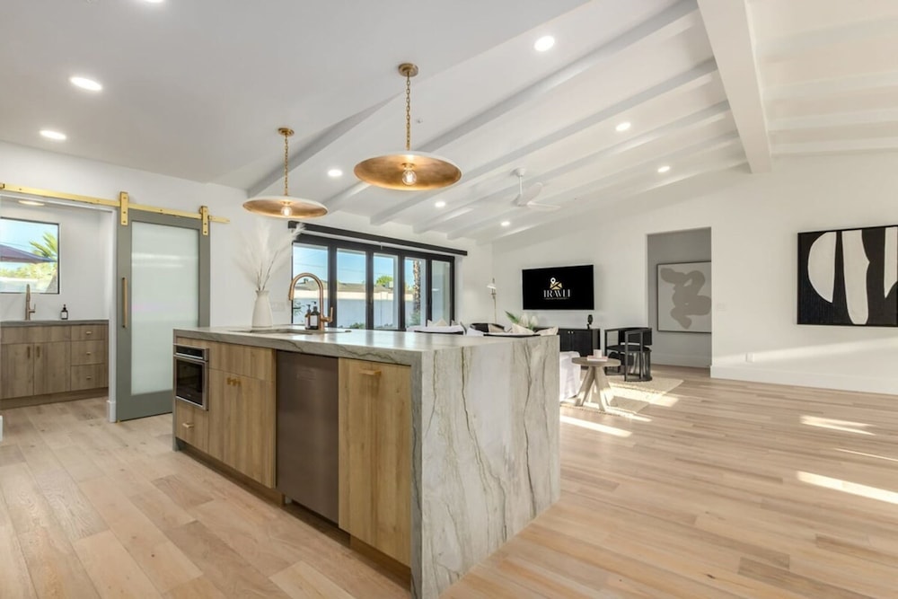 The Kingsley Custom Heated Pool Chef Kitchen Chess