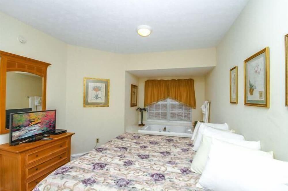1103 Golf View Towers Smoky Bear view 4