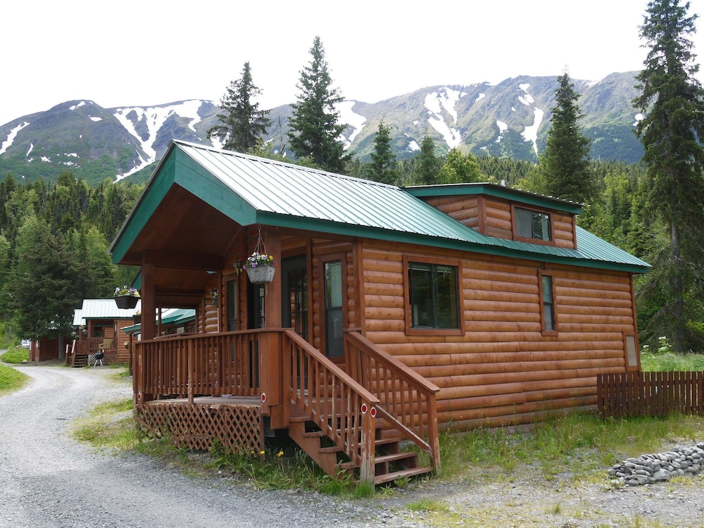 Gwin's Lodge & Roadhouse Est. 1952