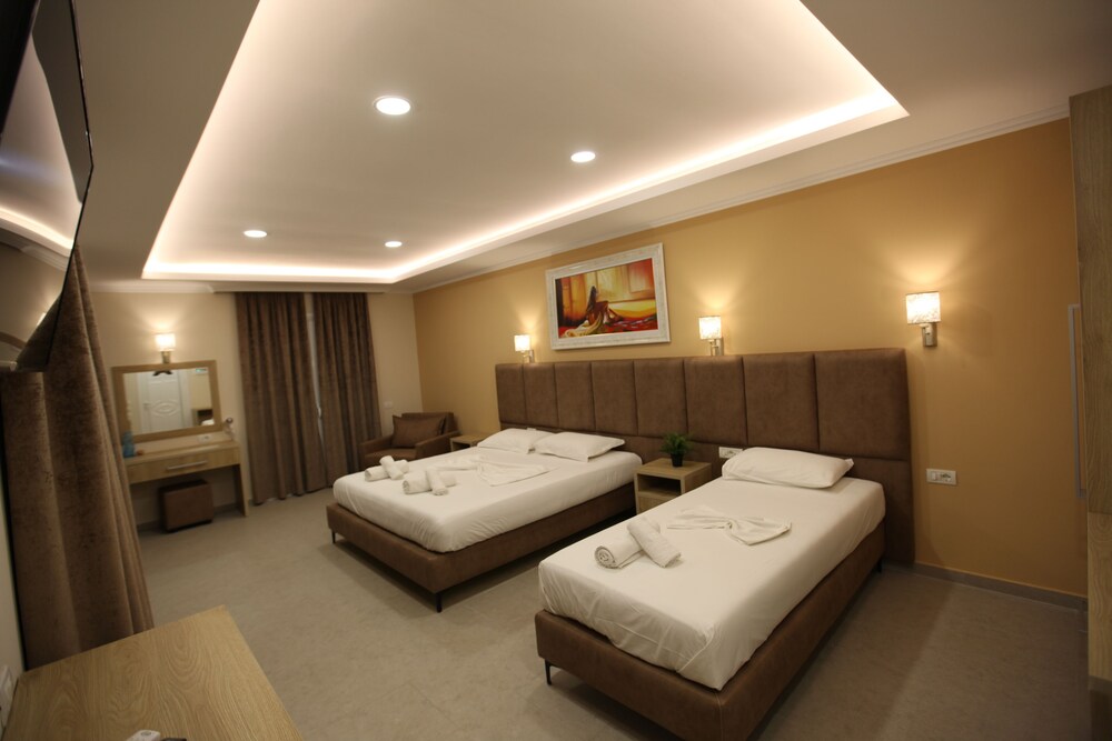 Karos Hotel Llaman