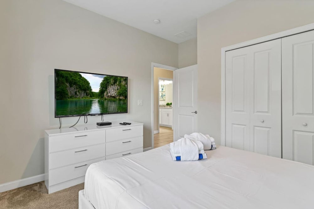 Your 5bdr House w Pool - 4959