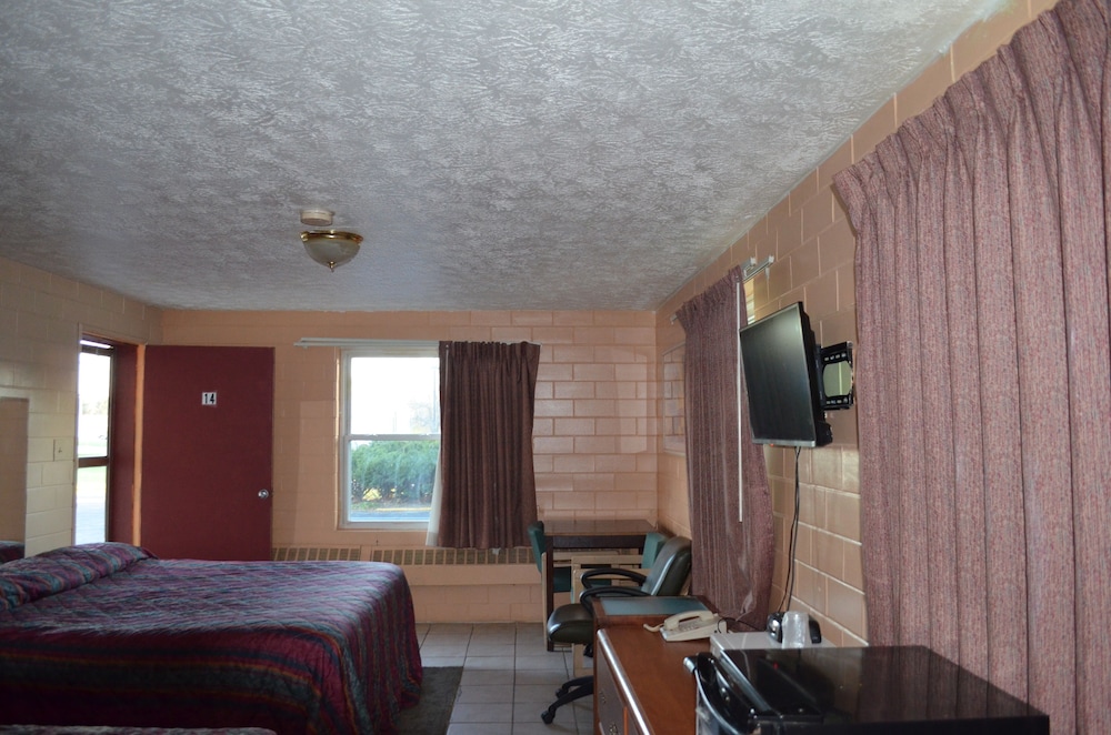 Indianapolis Vacations - Admiral Motel - Property Image 2