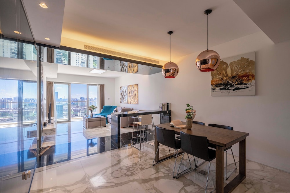 Tyms 2BR 1BA Apt Xujiahui Metro