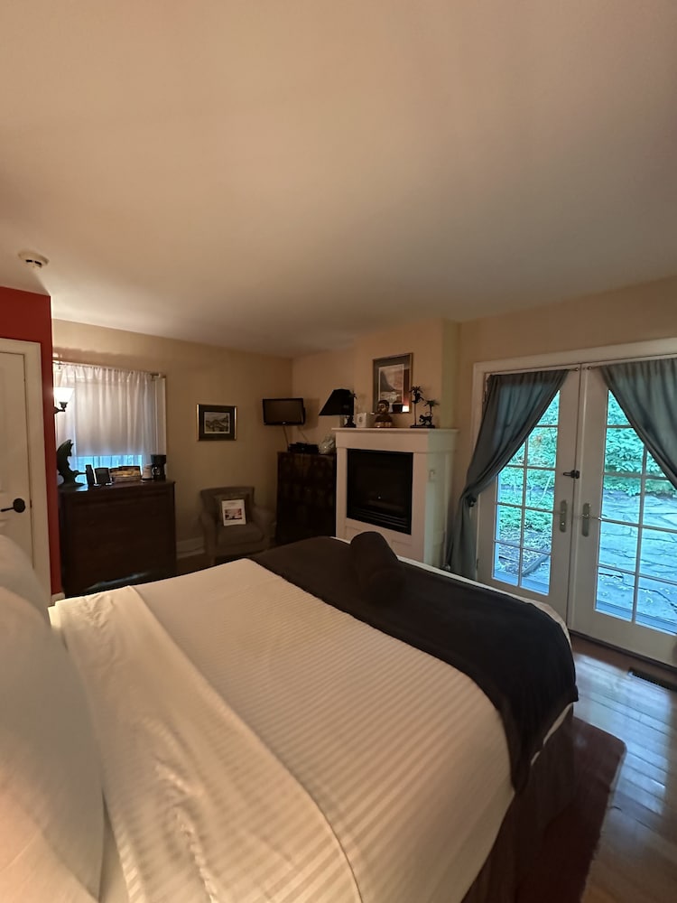 Buttermilk Falls Inn - Property Image 33