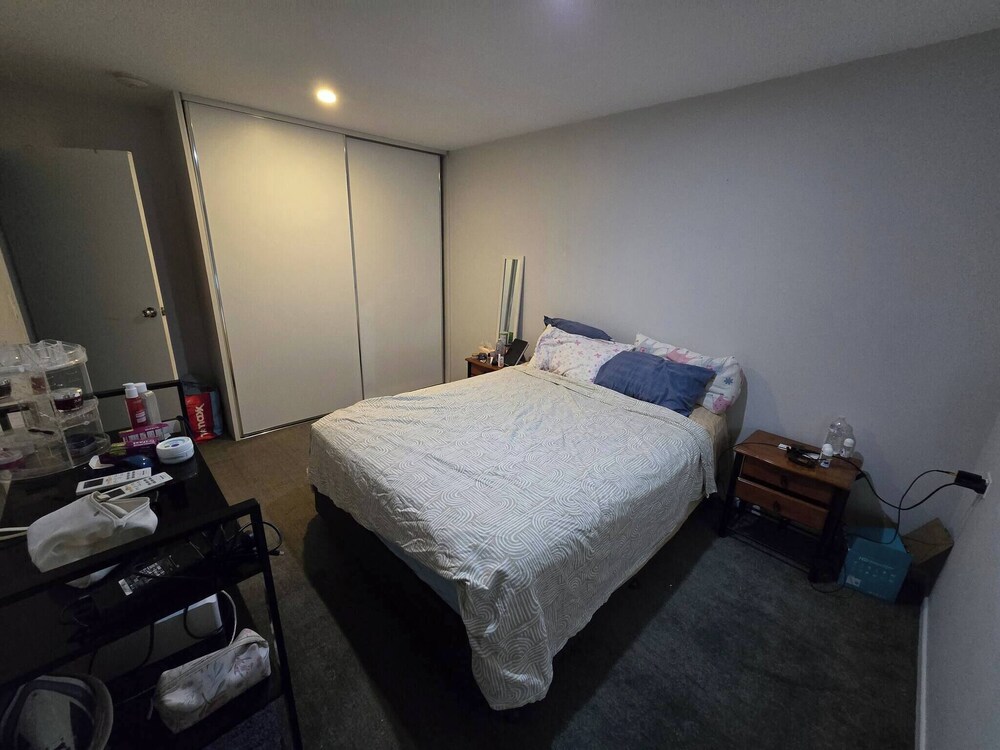 2 bdr Apartment Refurbished 3 Years Near Roma Park